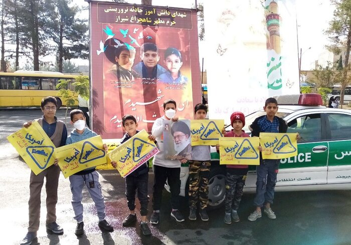 ایرانیان در ۱۳ آبان جلوه دیگری از اتحاد علیه دشمن را به نمایش گذاشتند