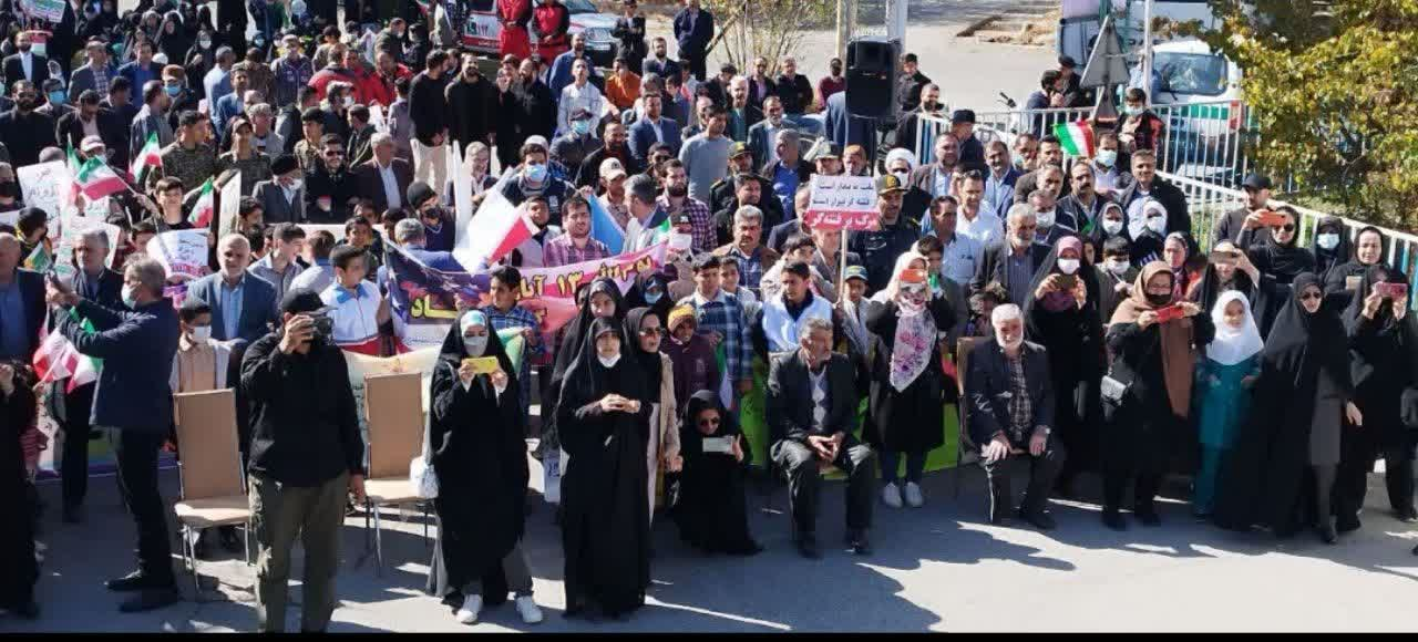 فرماندار شهرستان فیروزکوه: دانش آموزان با جان و عشق در مسیر انقلاب قرار گرفتند