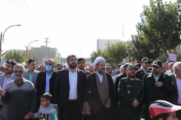 مسئولان شهر قرچک : حضور با شکوه مردم در راهپیمایی ۱۳ آبان توطئه دشمن را خنثی کرد