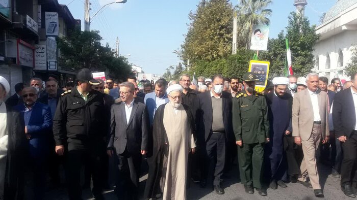 دانشآموزان غرب مازندران: جهان از استکبارستیزی ملت ایران الگو بگیرد