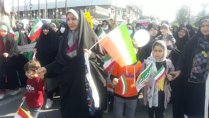 دانشآموزان غرب مازندران: جهان از استکبارستیزی ملت ایران الگو بگیرد