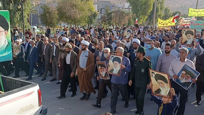خروش انقلابی و استکبارستیز مرزنشینان غرب کرمانشاه در راهپیمایی ۱۳ آبان