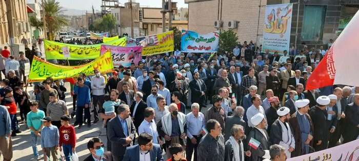 خروش انقلابی و استکبارستیز مرزنشینان غرب کرمانشاه در راهپیمایی ۱۳ آبان