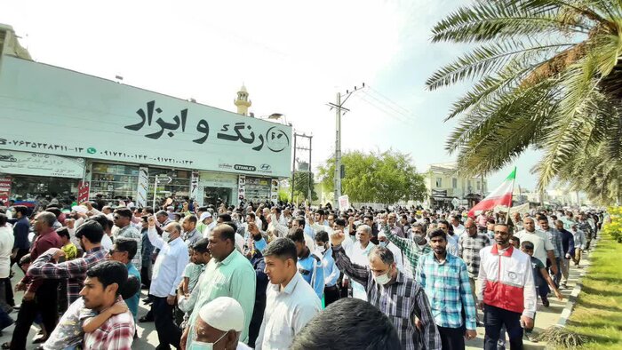 جزیره نشینان قشم خشم و انزجار خود را از استکبار جهانی فریاد زدند