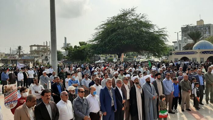 جزیره نشینان قشم خشم و انزجار خود را از استکبار جهانی فریاد زدند