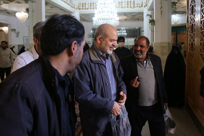 وزیر کشور حرم حضرت معصومه(س) را زیارت کرد