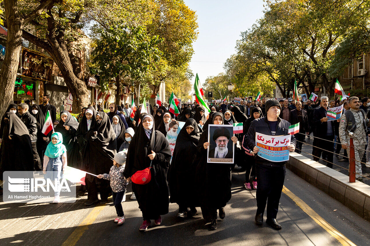 استقبال از برنامه های اداره کل فرهنگ و ارشاد اسلامی آذربایجان شرقی در راهپیمایی ۱۳ آبان خوب بود