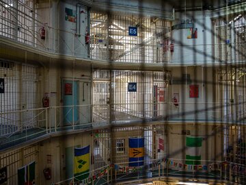 در زندان‌های انگلیس چه خبر است؟ رشد ۷۰ درصدی زندانیان و بدرفتاری با آنها