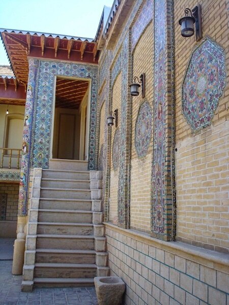 اینجا موزه صنایع دستی ایران است