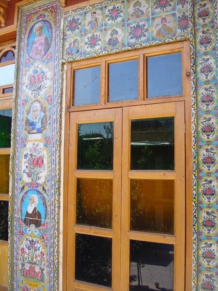 اینجا موزه صنایع دستی ایران است