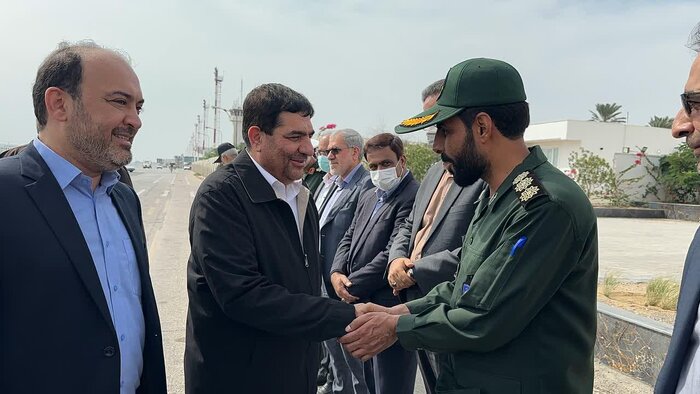 معاون اول رییس جمهور وارد بندرعباس شد