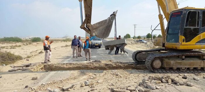 سه دستگاه پل دارای وضعیت بحرانی در جاده های قشم بهسازی شد