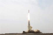 Iran stellt das selbst produzierte Langstrecken-Luftverteidigungssystem „Bavar-373“ vor
