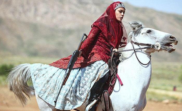 حماسه زنان "لَردِه" دشتستان، الگویی هویت ساز برای زنان ایرانی