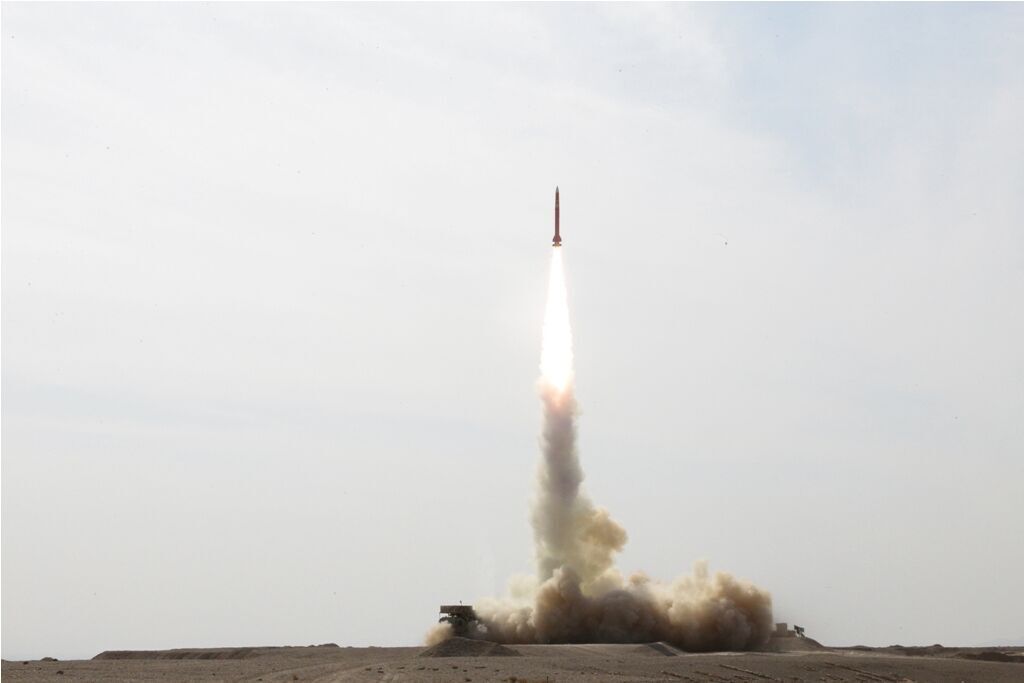 Irán presenta el sistema de defensa aérea Bavar 373