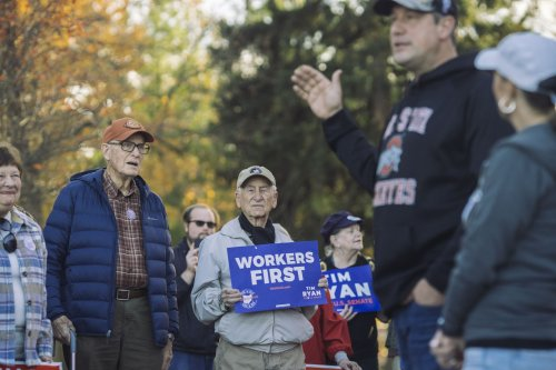 امید دموکراتها به میانهروها و تلاش جمهوریخواهان برای تقویت جایگاه خود