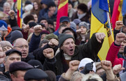 راهپیمایی ده‌ها هزار نفر از مخالفان دولت مولداوی در شهر کیشینف