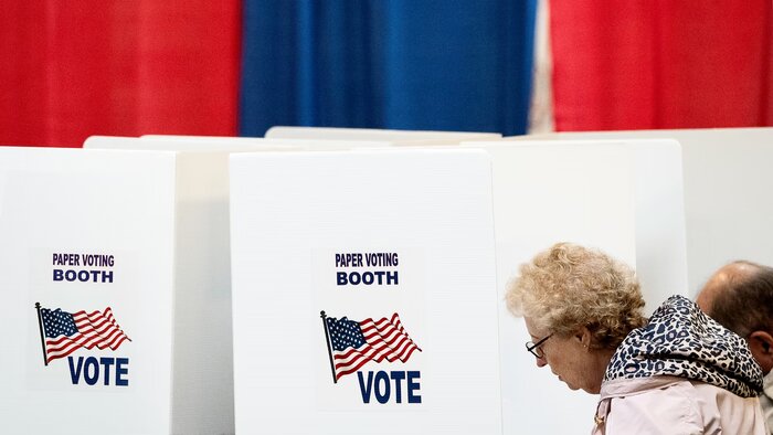 تحلیل رسانه آمریکایی؛ آمریکایی های به اقتصاد اهمیت می دهند و نه دموکراسی