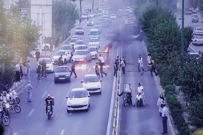 اغتشاشگرانی که خیابان اشرفی اصفهانی تهران را مسدود کردند، محاکمه شدند