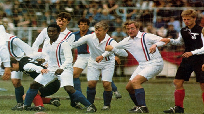 گزارشی درباره فیلمهای فوتبالی/ دروازه نقرهای از مستطیل سبز مراقبت کرد+ فیلم