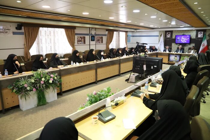 زنان ۳۲ درصد فعالان مجموعههای دانش بنیان در قم را تشکیل میدهند