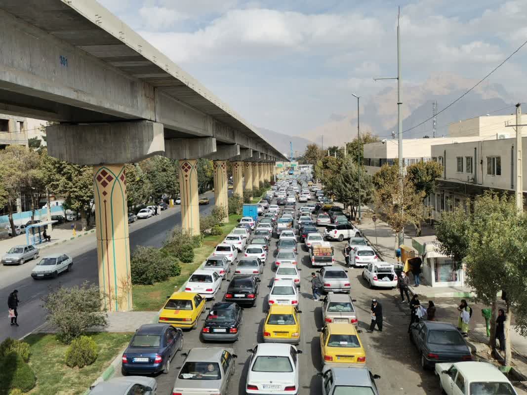 فرماندار بروجرد: رفع مشکل ترافیک هسته مرکزی شهر نیازمند طرح کارشناسی است