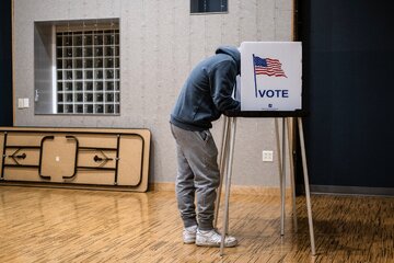 رای دهندگان آمریکایی نگران از تهدید دموکراسی 
