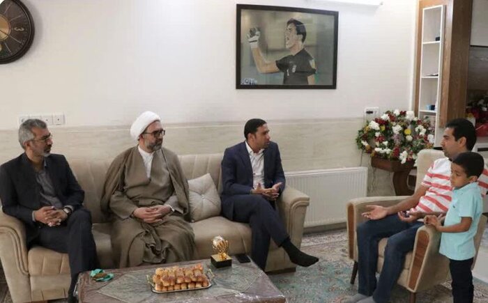 تجلیل از بهترین دروازهبان فوتبال ساحلی جهان