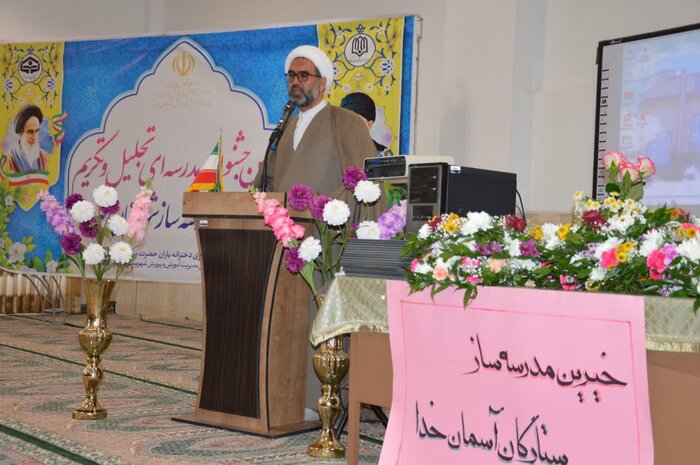 فرماندار مهریز: خیران دولت را در ساخت مدرسه در شهرستان یاری دهند