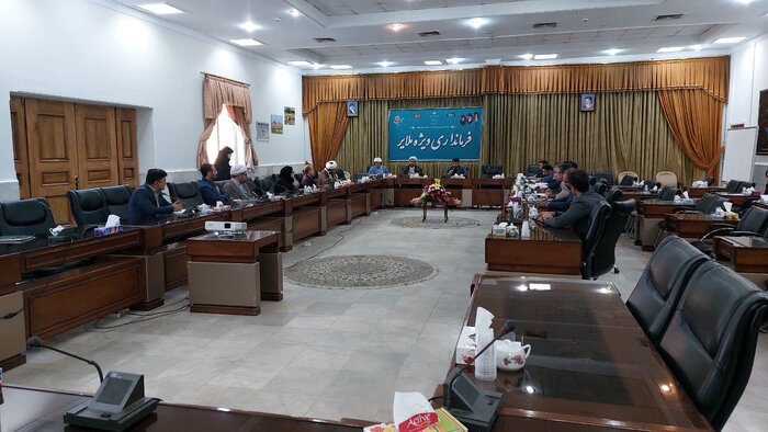 فرماندار ملایر خواستار تشکیل قرارگاه فرهنگی با هدف ارائه برنامههای اثرگذار شد