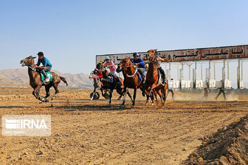 Iran : Cours d'équitation à Bodjnourd