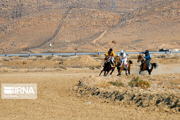 Iran : Cours d'équitation à Bodjnourd