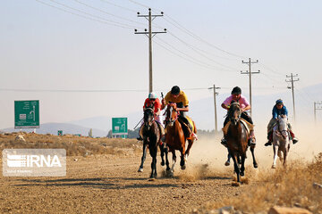 Iran : Cours d'équitation à Bodjnourd