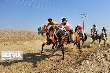 Iran : Cours d'équitation à Bodjnourd