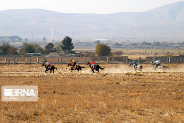 Iran : Cours d'équitation à Bodjnourd