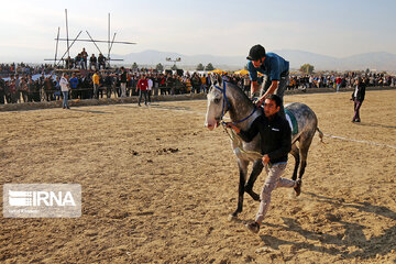 Iran : Cours d'équitation à Bodjnourd