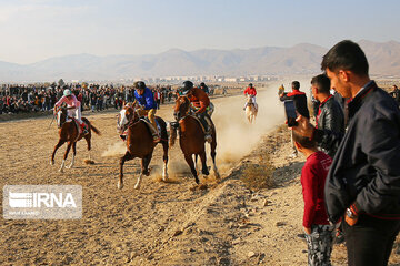 Iran : Cours d'équitation à Bodjnourd