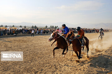 Iran : Cours d'équitation à Bodjnourd