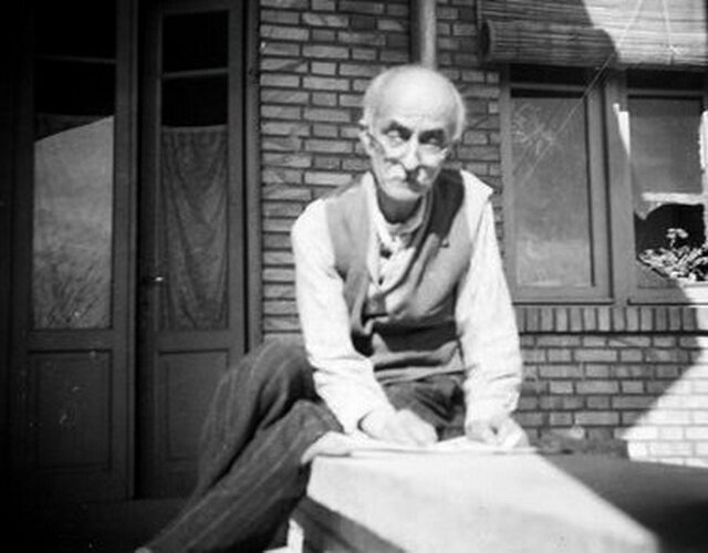 ایرانشناس قزاق: ادبیات فارسی، عشق را در فرهنگ ملتها ترویج کرد