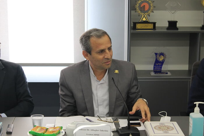 حکمرانی در بحش آموزش عالی باید چگونه باشد و چالشهای فراروی آن چیست؟