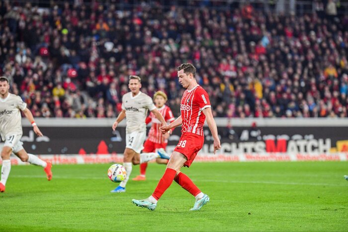 صعود ۴ پلهای فرایبورگ در روزی که داور ۴ پنالتی گرفت