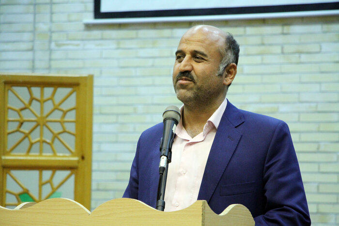 معاون استاندار یزد: ارتباط با کتاب از دوره کودکی آغاز شود