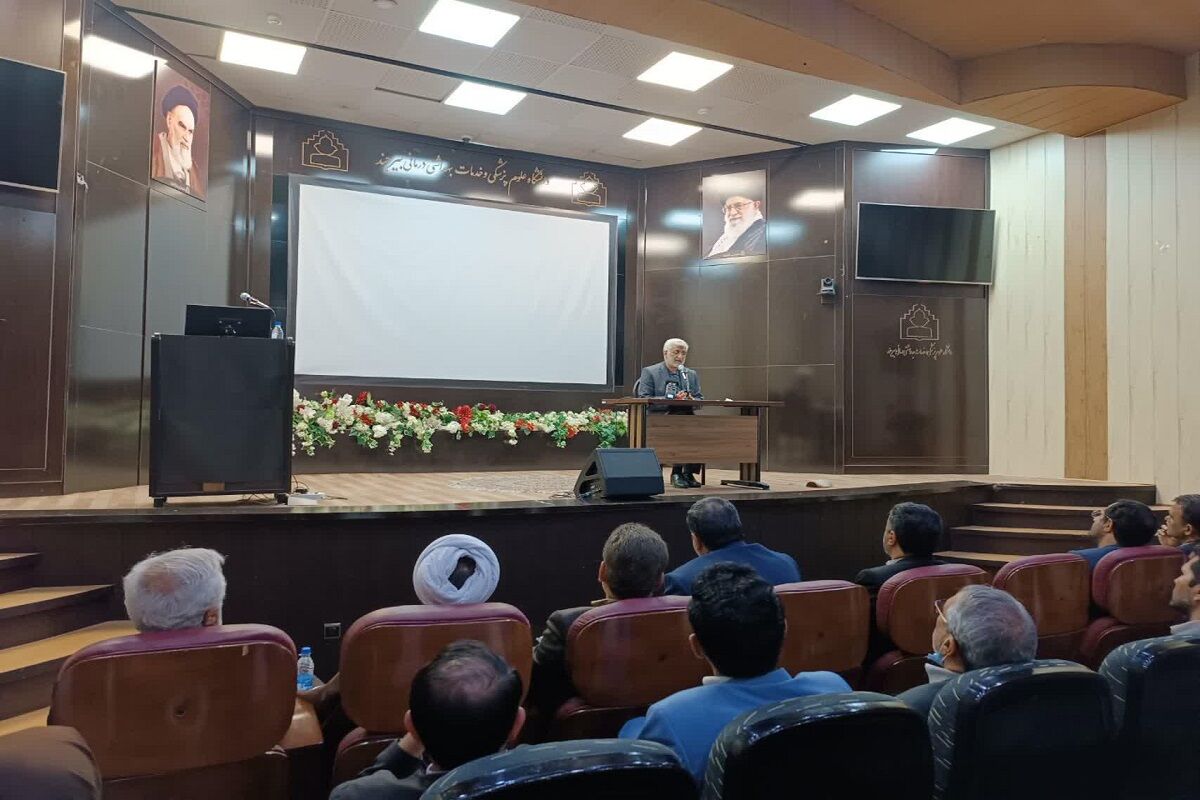 دانشگاه بهترین جایگاه برای حل مسائل ملی و محلی است دانشگاه بهترین جایگاه برای حل مسائل ملی و محلی است