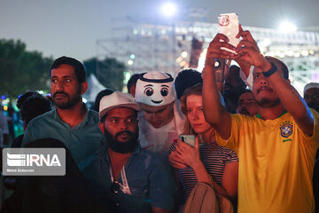 Le trophée de la Coupe du monde exposé à Doha