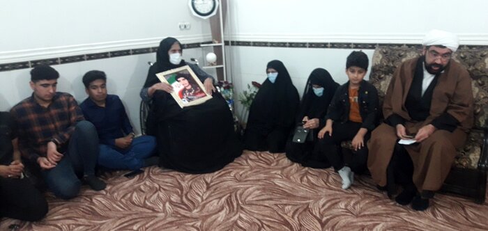 دیدار با خانواده شهدا، اقدام ماندگار استادان و دانشجویان دانشگاه آزاد گناوه