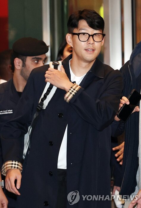 ورود سون به قطر با عینک مشکی