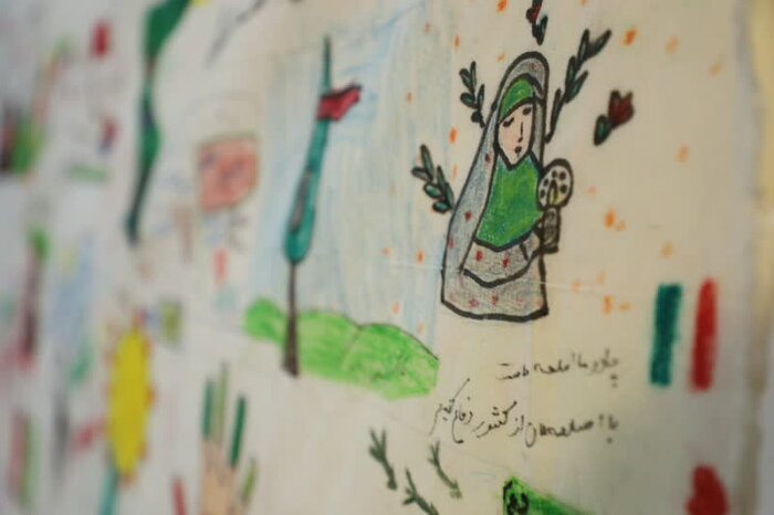 دانشآموزان قمی، ایثار و شهادت را روی پارچه به تصویر کشیدند