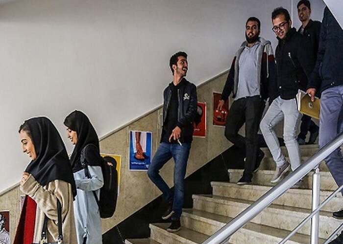 تمام کلاسهای آموزشی دانشگاه آزاد از شروع سال تحصیلی دایر بوده است