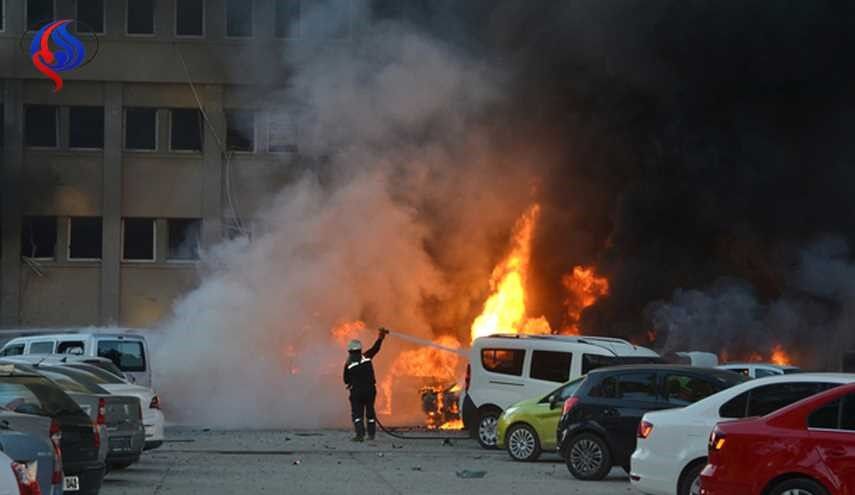 انفجار در استانبول/ آتش نشانان در حال مهار آتش هستند انفجار در استانبول/ آتش نشانان در حال مهار آتش هستند
