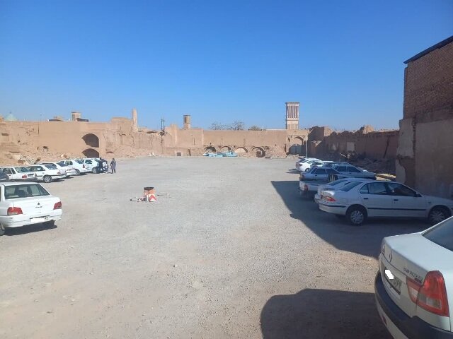 چه کسی گفته یزد پارکینگ خودرو ندارد؟